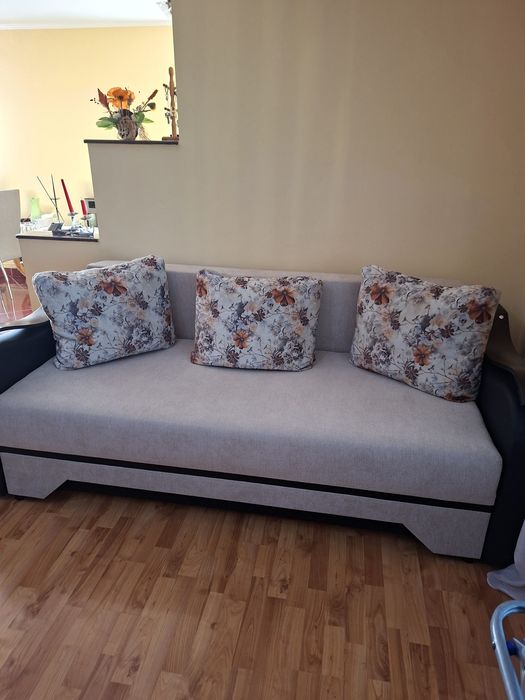 Canapea extensibila, în stare foarte bună