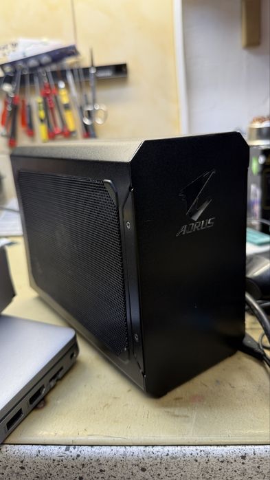 Vand EGPU Aorus Gamebox Rtx 5060