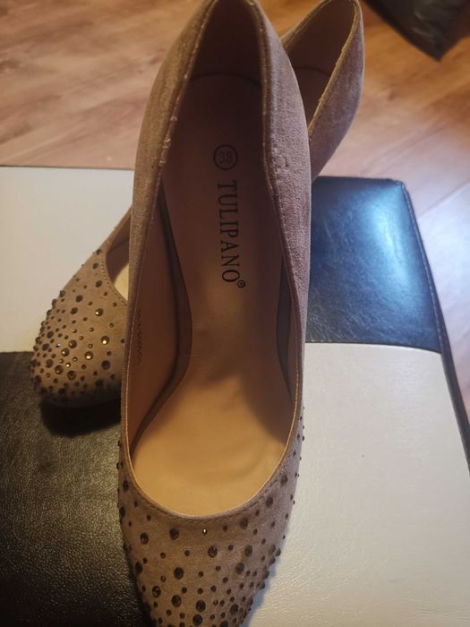 Pantofi noi nr 38
