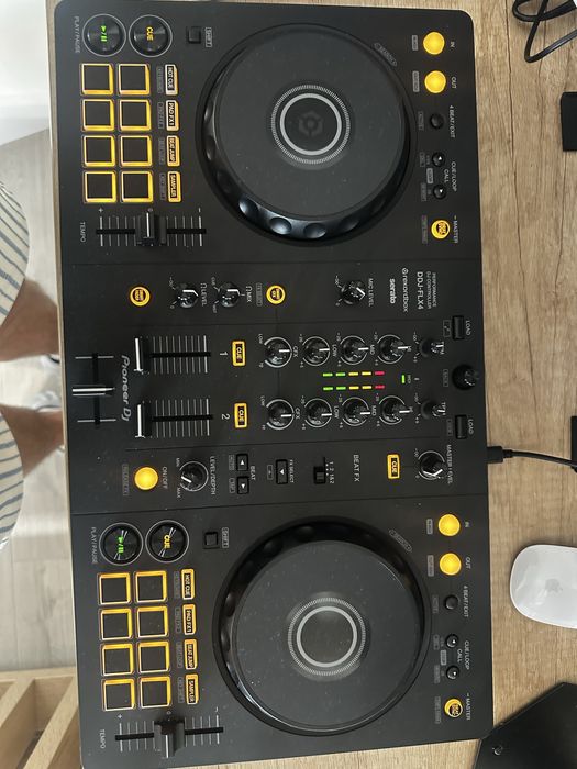 Consola DJ Pioneer DDJ-FLX 4