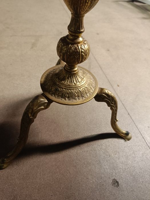 Барокова бронзова маса със плод от оникс