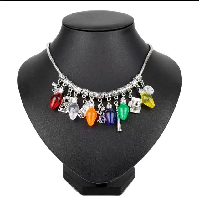 Stranger things гривни, ключодържатели, колиета