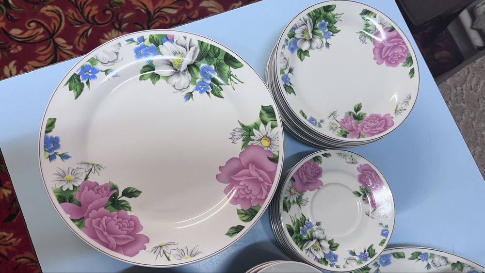 Сервиз чайно-столовый.