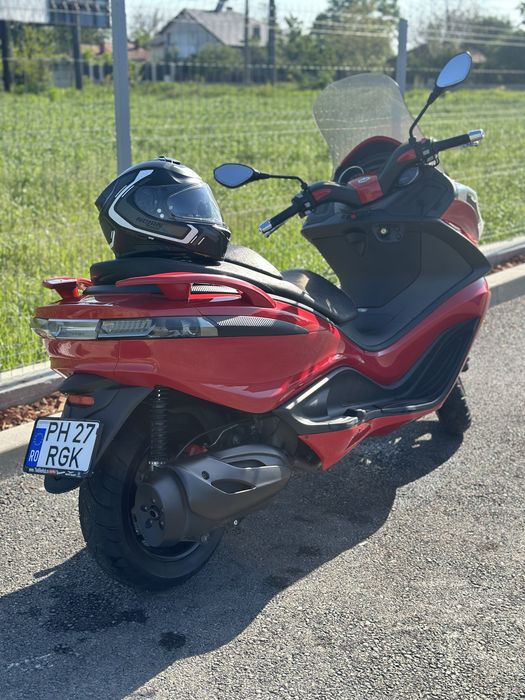 Scuter Piaggio x10 350 (MaxiScuter)