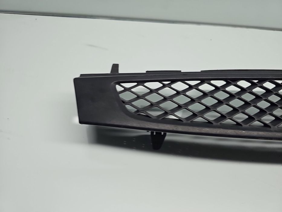 Grila bara fata Ford Fiesta 5 [Fabr 2001-2010] Hatchback  2S61-8200-AG