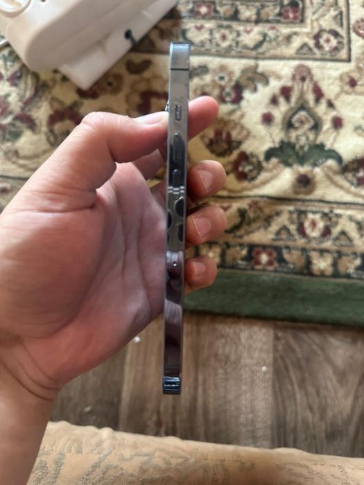 Айфон 13 про имеються трещины на экоане