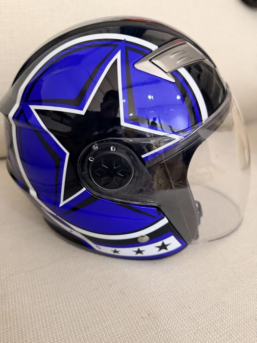 Градска каска за скутер