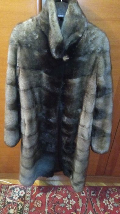 Продам шубу норковую