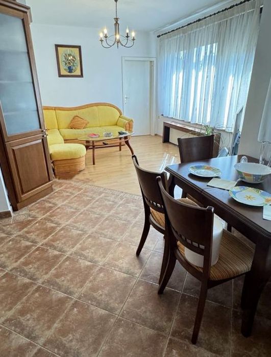 Дава се под наем Тристаен апартамент в София, Банишора - 100 кв.м за 818 € - Снимка #2