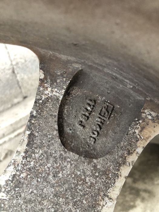 Диски R17.  Крепеж 5,150 Лексус