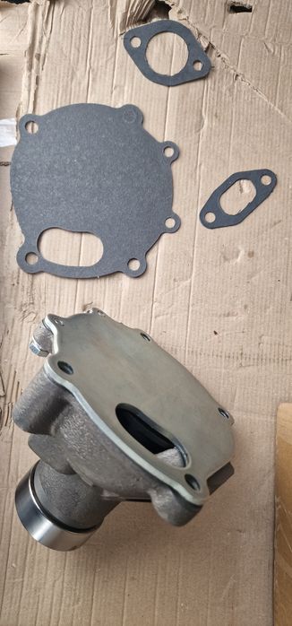 Pompa apa tractor fiat 250 și fiat 300 preț 550 lei se poate trimite p
