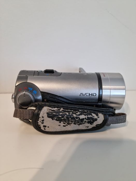 Цифровая Видеокамера Canon Vixia hf100 оригинал