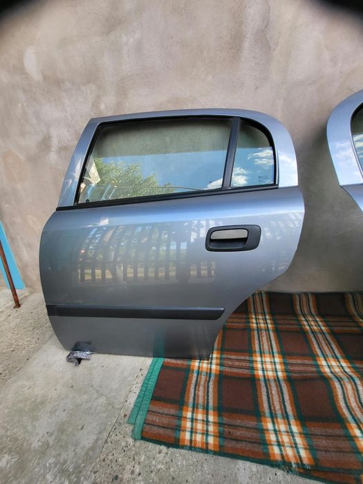 Usi spate opel astra g