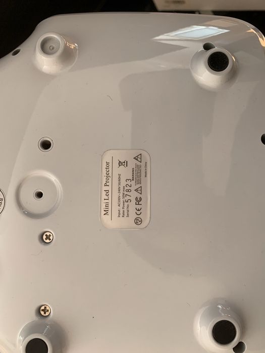 Продам проектор crenova