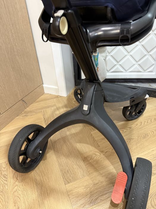 Продается коляска Stokke Xplory V6