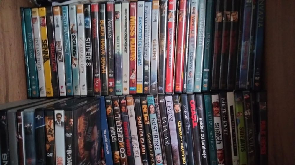 Vând DVD de colecție, filme