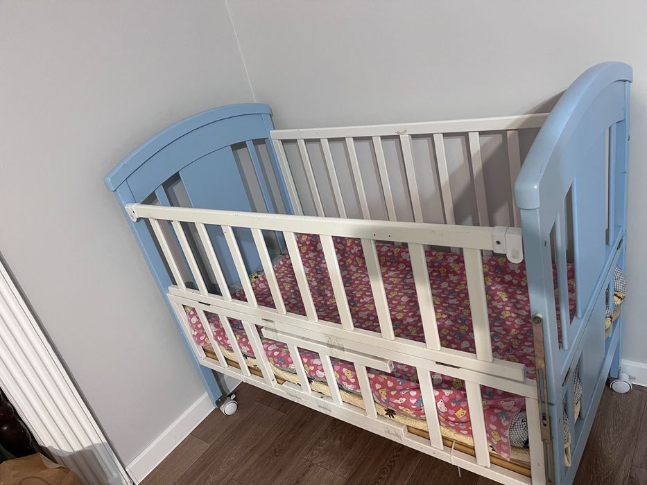 Детская кроватка