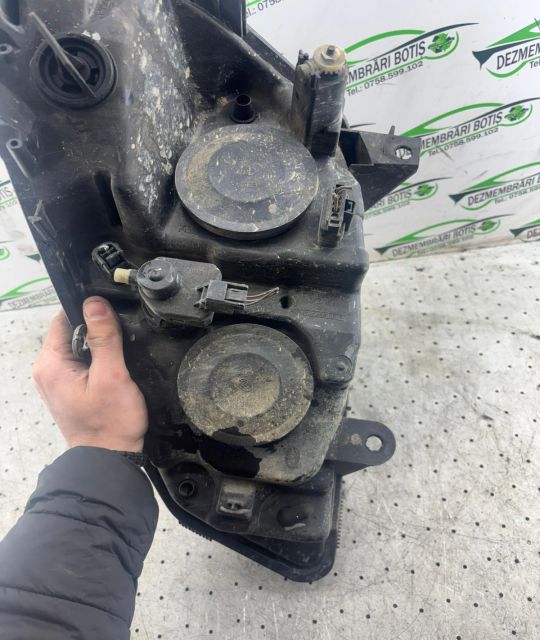 Far dreapta Renault Scenic a 2-a generatie