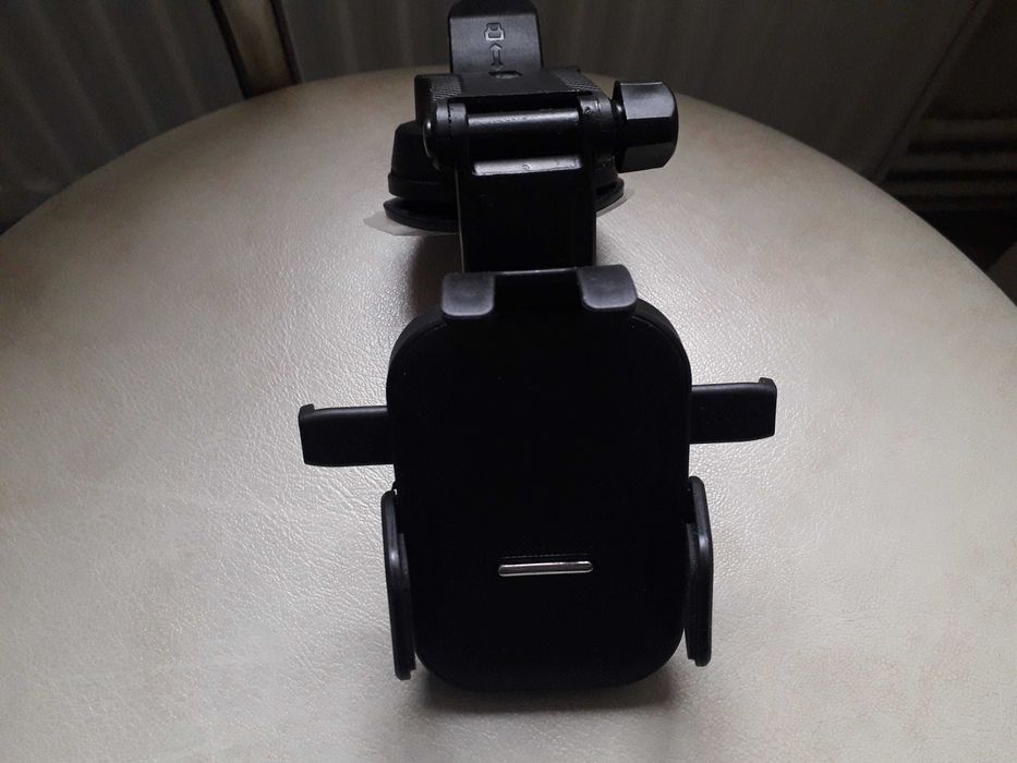 Vând suport auto pentru telefonul mobil