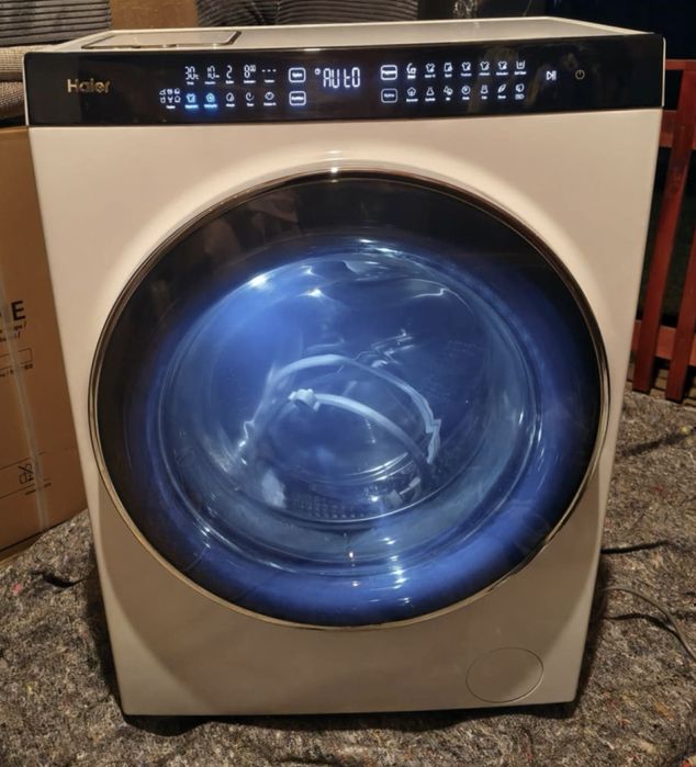 Masina de spălat haine  cu uscător