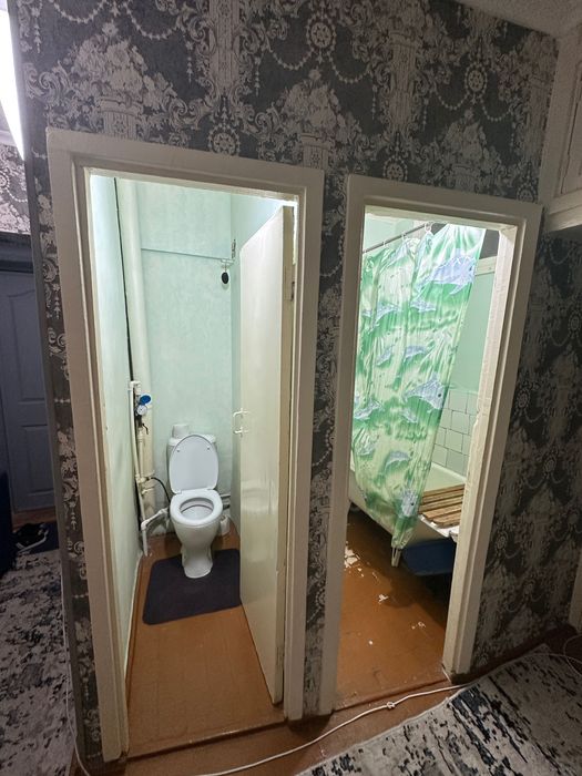 Срочно! Трехкомнатная квартира 2в3 на 60 кВ.м в кирпичном доме к/к 2/4