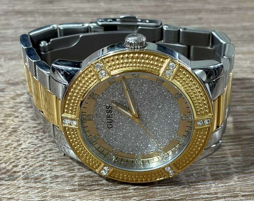 Часовник guess u1347L3