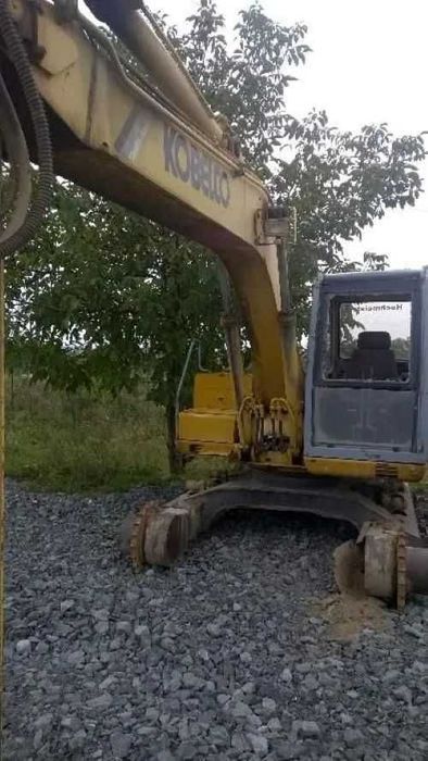 Cilindru hidraulic excavator pe senile Kobelco 130 LC