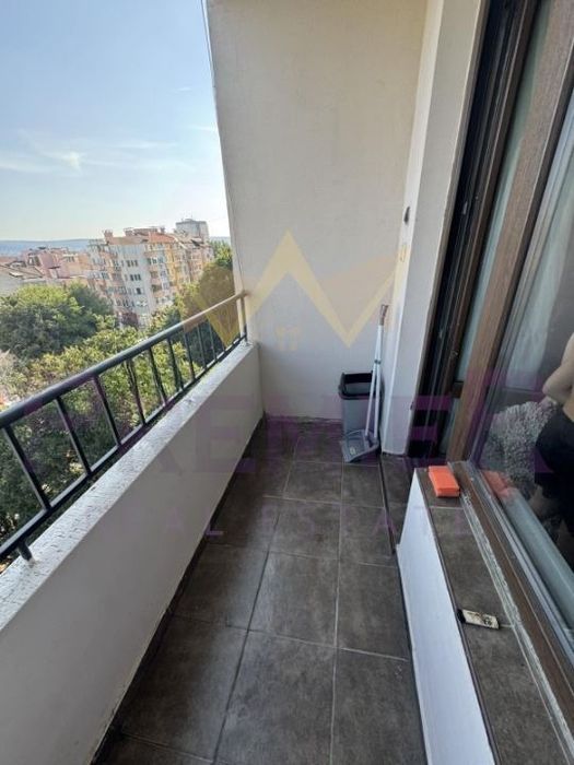 Дава се под наем Тристаен апартамент в Варна, Цветен квартал - 65 кв.м за 511 € - Снимка #7