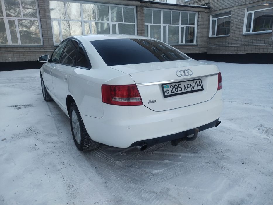 Продам Ауди А6С6 механика 2.4