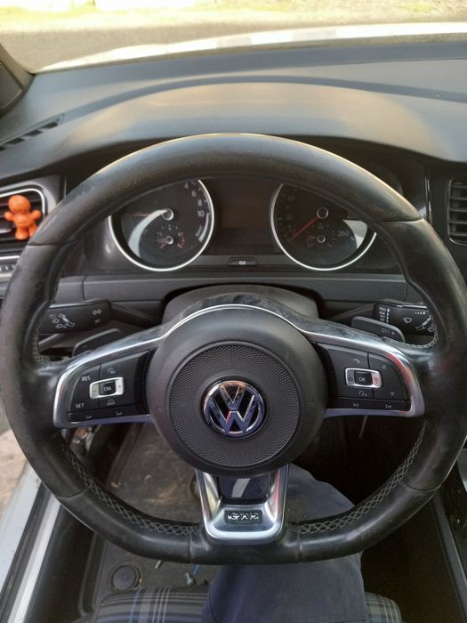 Dezmembrari golf 7 gte 1.4 tsi automat piese golf 7 gte  volan faruri aripi capota hayon interior plafon negru  roti jante cauciucuri  etrieri cutie