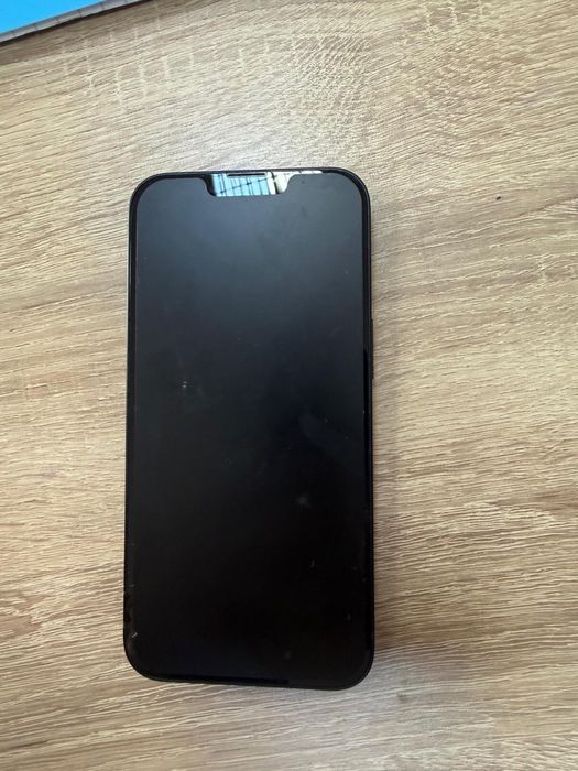 Iphone 13 90% carcasa si rama perfecta nicio sgarietura pe ecran