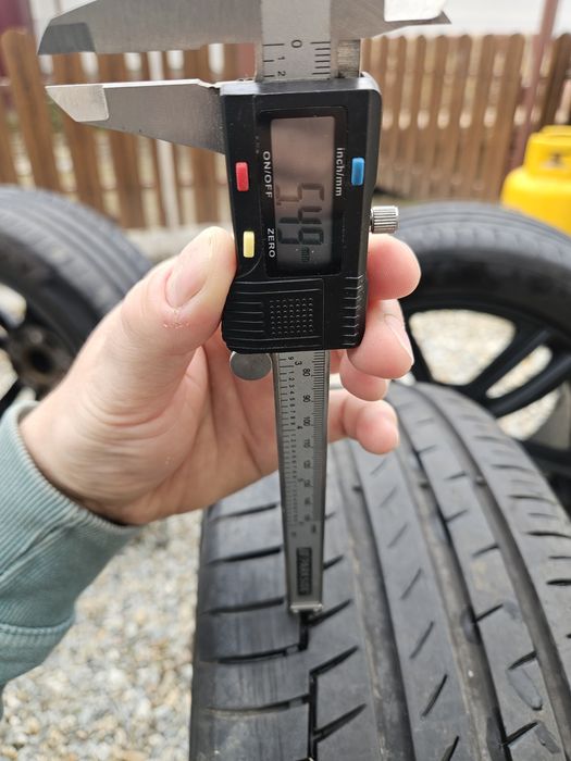 Vand jante si anvelope de vara R17 negre gama VAG