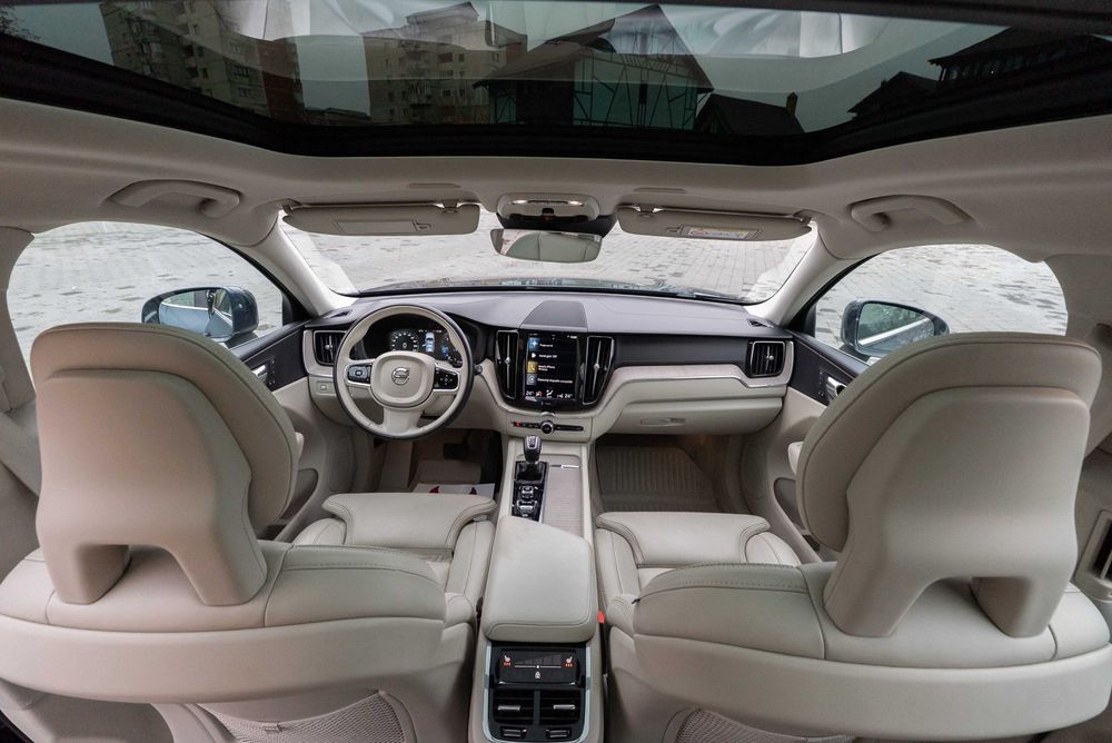 Volvo XC60 INSCRIPTION   Pilot Assist Piele  Full LED  Impecabil