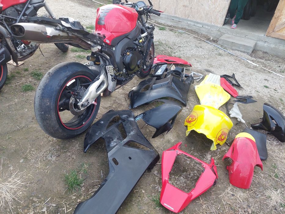 Vand Piese Honda CBR 1000RR      2004