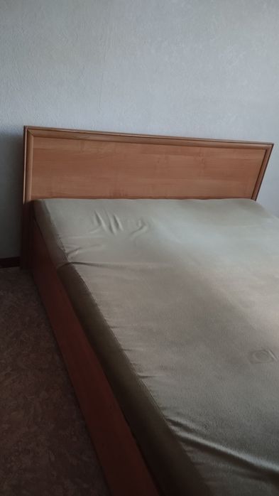 Диван прочный б/у