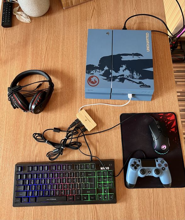 Consolă PS4 Uncharted Edition + 3 jocuri + accesorii