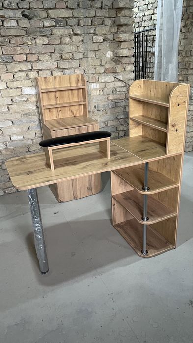 Стол маникюрный с встроенным пылесосом