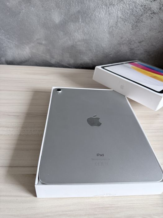 Ipad 10 th, 64GB, folosit foarte puțin