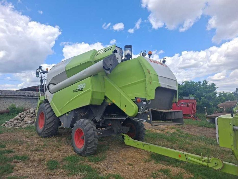 Combina CLAAS Tucano 320 T4i