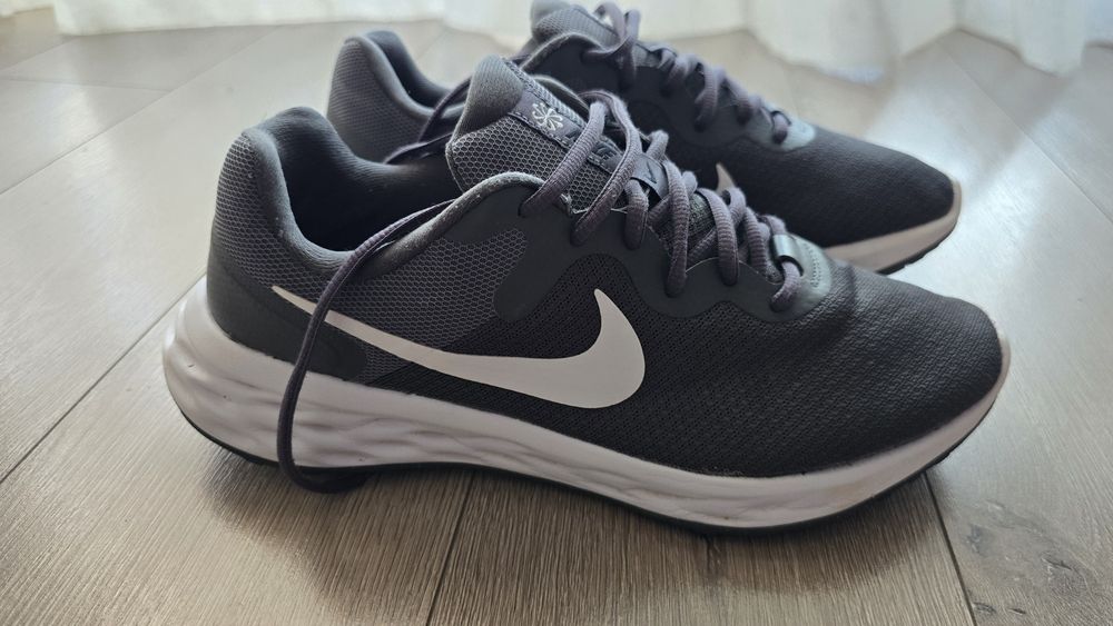 Мъжки маратонки nike 42,5 номер