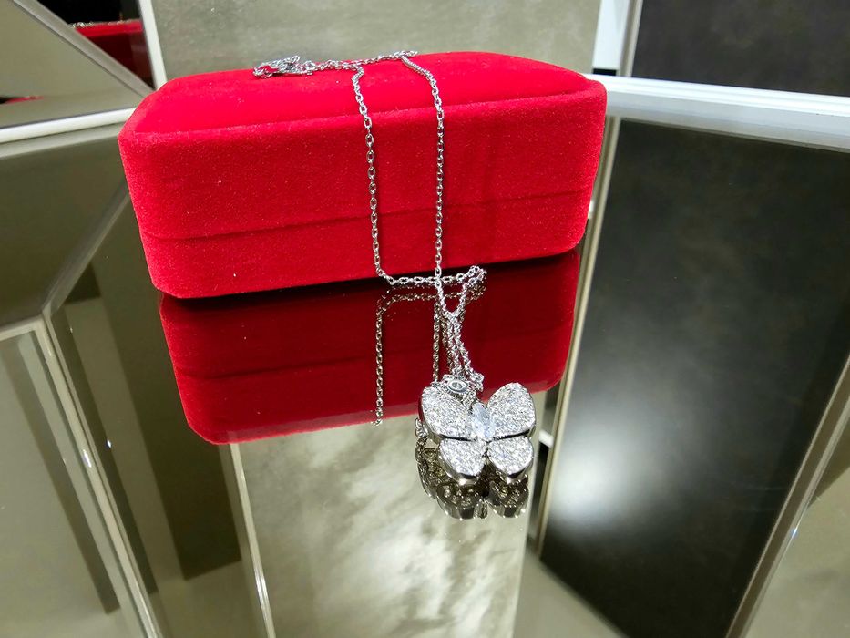 Van Cleef & Arpels VCA Silver Diamond Two Butterfly Дамско Колие