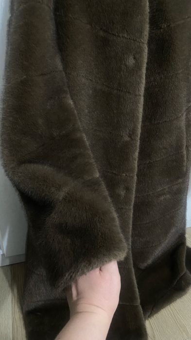 Продам шубу б/у в отличном  состоянии