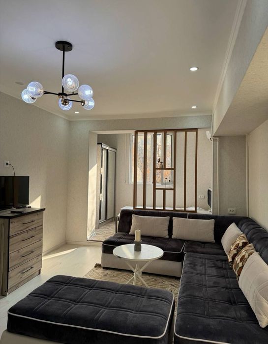 Срочно! Квартира на Ц4-Алайский 1*2/2/4 общ пл 42м с обстановкой