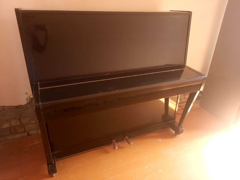 Актва б/у – надежное пианино для дома или школы