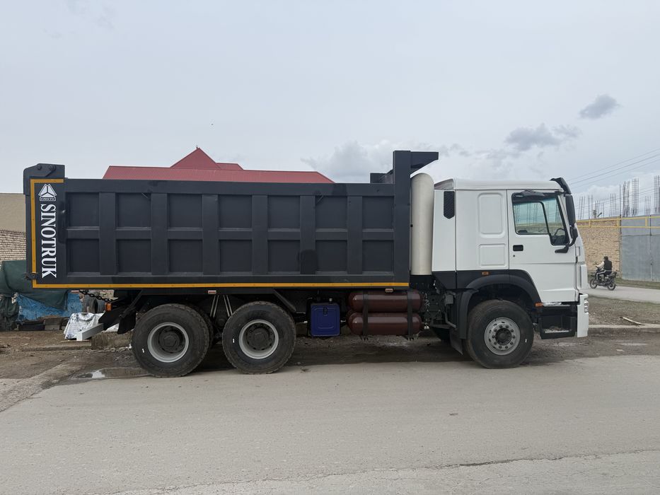 sinotruk Howo самосвал заводской газ  сотилади