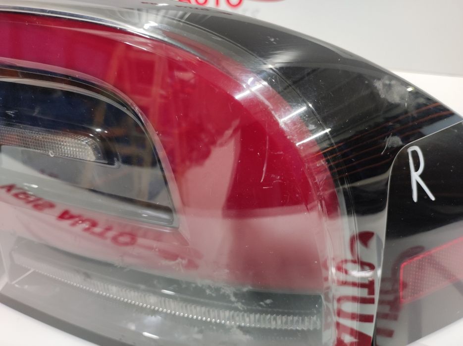 Комплект стопове с рефлектор и зареждачка за Tesla model x 2024г