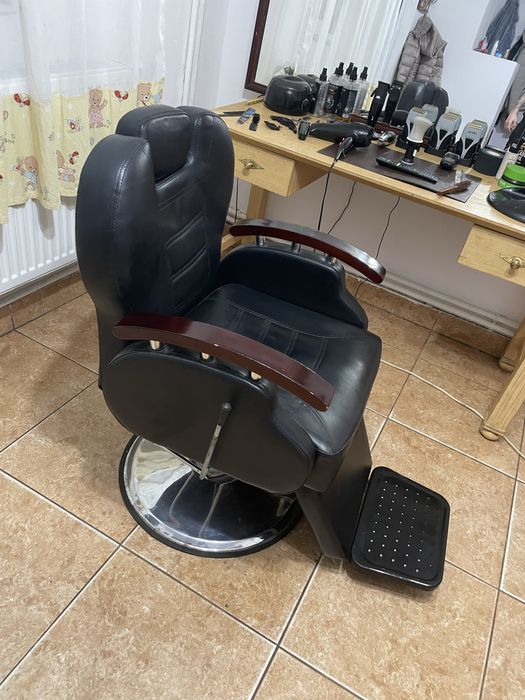 Scaun frizerie folosit 1000 lei