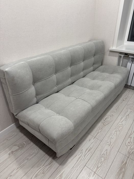 Продам диван, почти новый