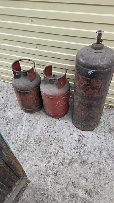 Газовые баллоны.