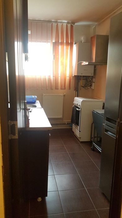 Vând apartament zona Astra